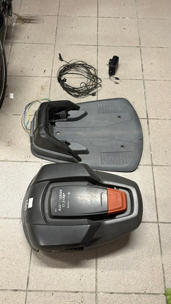 Husqvarna 308 robot, Tuin en Terras, Robotmaaiers, Gebruikt, Minder dan 20 cm, Ophalen