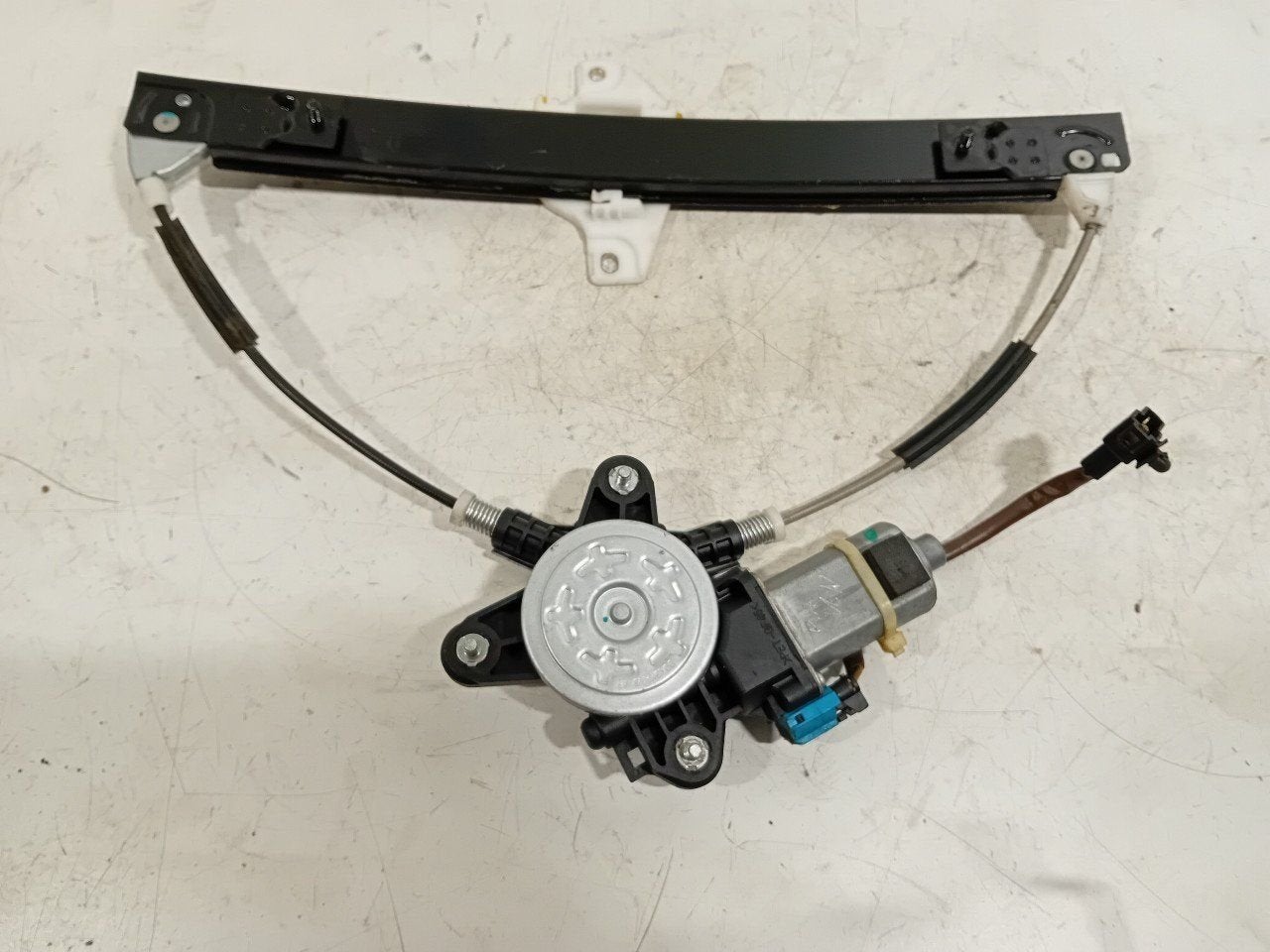 Raammechaniek elektrisch rechts achter Chevrolet Spark, Onderdelen@venauto.nl, Van der Ven Autorecycling B.V., Gebruikt, Ettenseweg 76, 4706 PB Roosendaal, The Netherlands