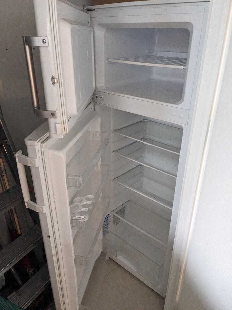 Frigo congélateur, Classe énergétique A ou plus économe, Utilisé, 200 litres ou plus, 45 à 60 cm