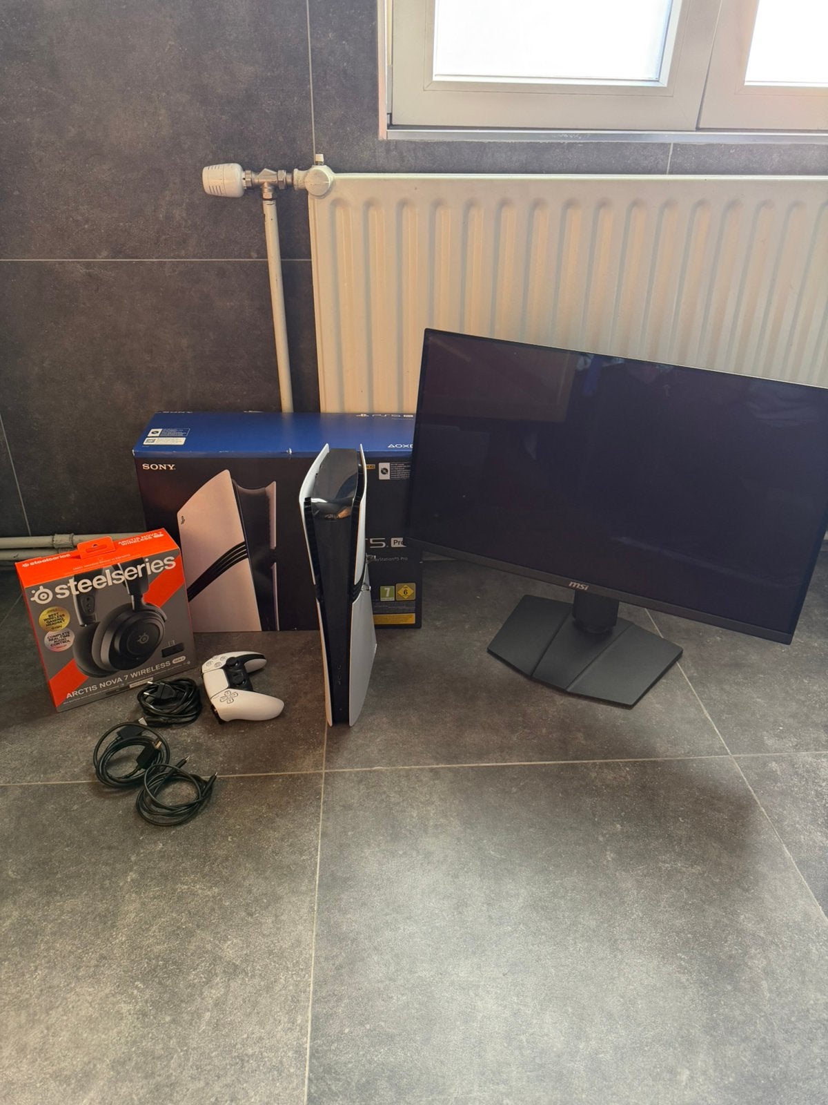 Ps5 pro +gaming monitor + gaming headset+ garantie, Games en Spelcomputers, Spelcomputers | Sony PlayStation 5, Ophalen, Playstation 5