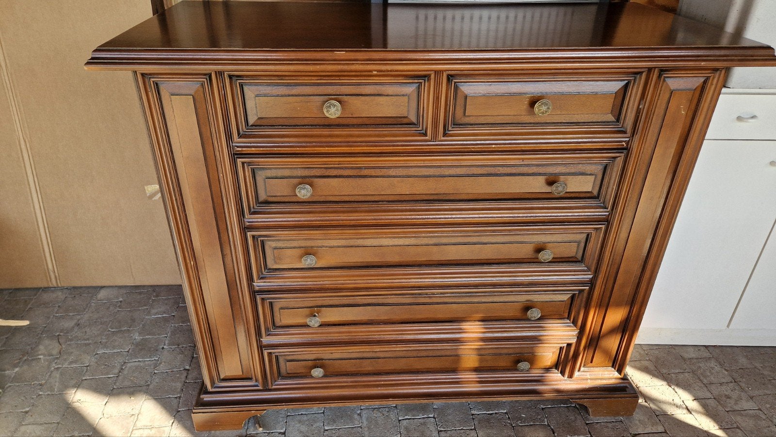 Ladenkast - tv kast in massief hout, Ophalen