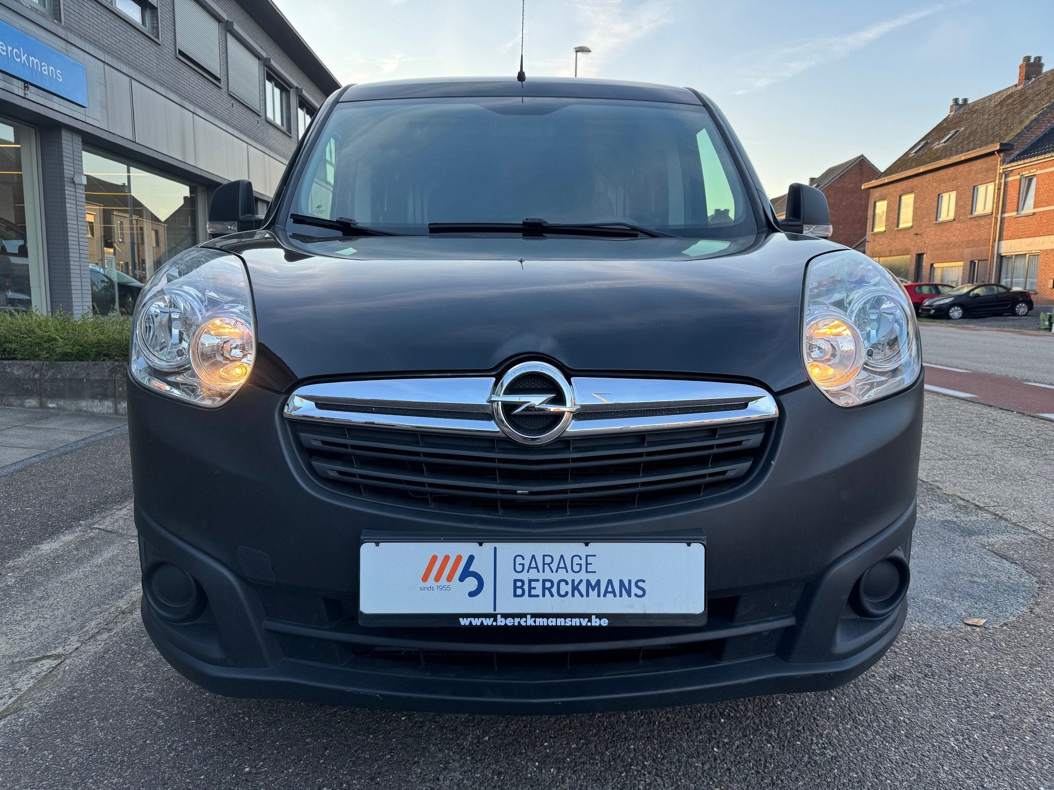 Opel Combo D Cargo 1.6CDTI 105PK, Auto's, Voorwielaandrijving, 4 cilinders, Zwart, Verwarmde buitenspiegels