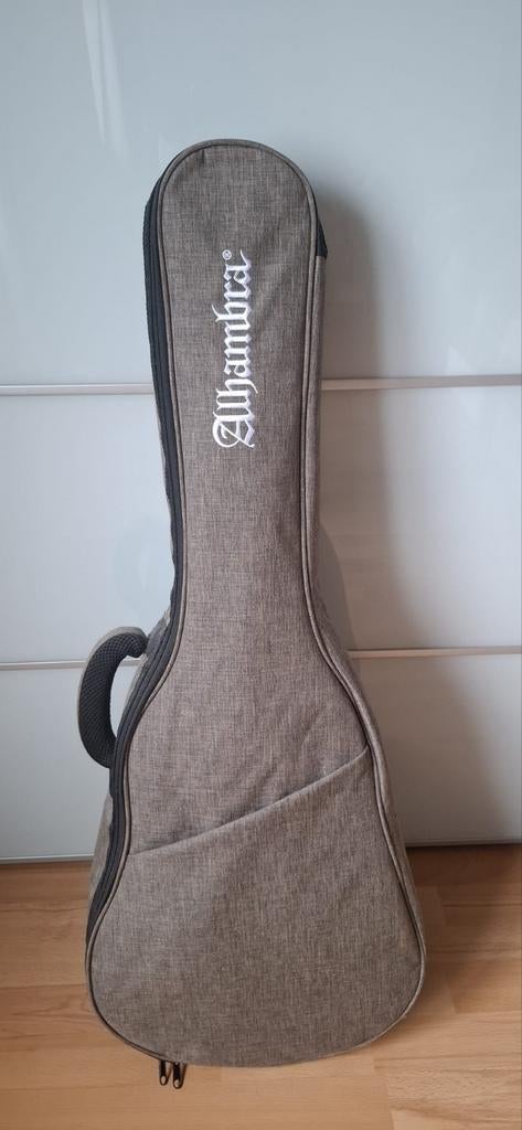 3/4 gitaar van het merk Alhambra, Ophalen