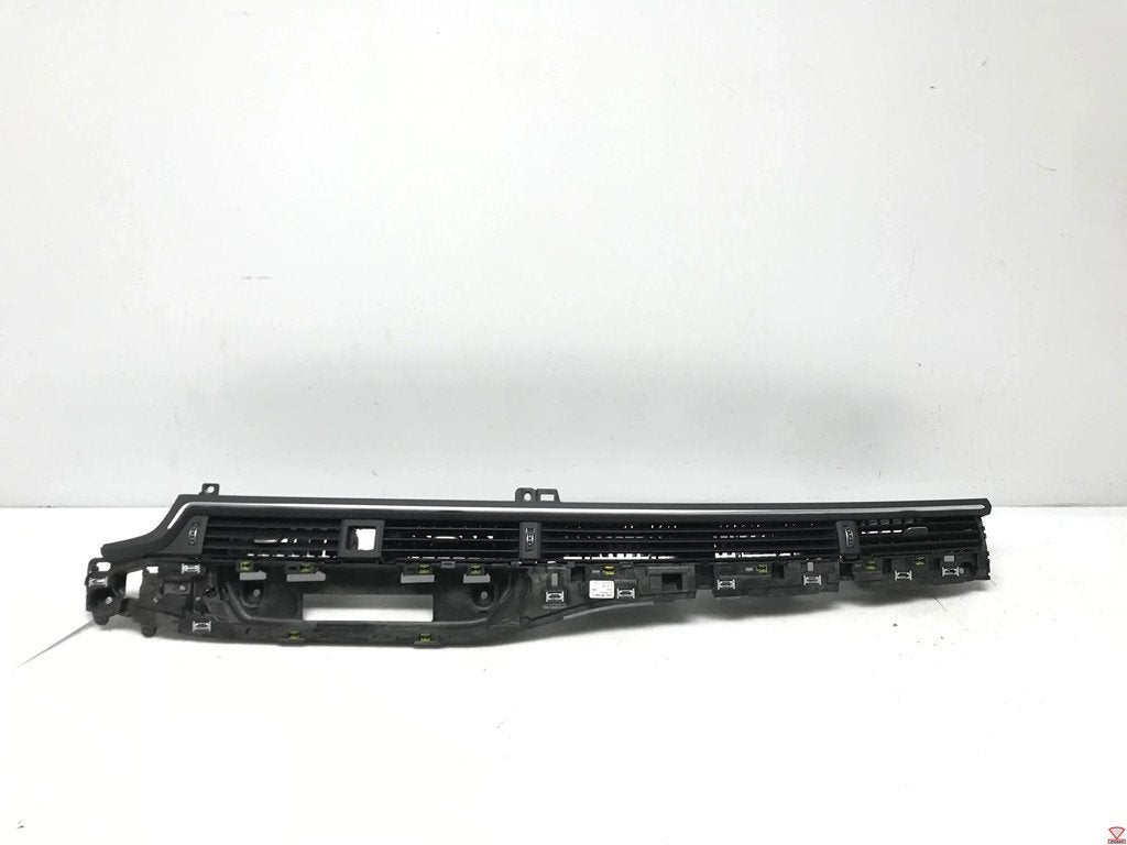 Audi A4 8W A5 F5 Luchtrooster Midden Dashboard 8W1820902C, Gebruikt, AUDI AG, Auto-Union-Strasse 1
85045  Ingolstadt, DE, Audi
