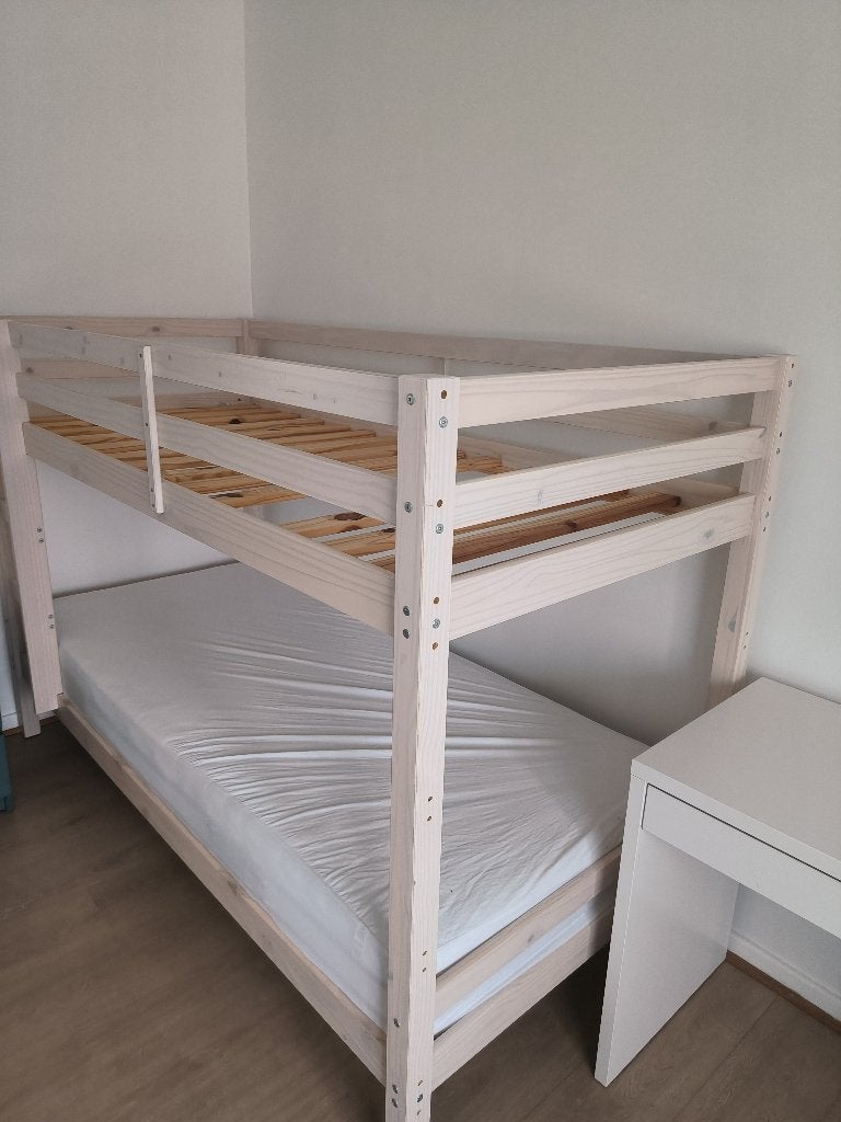 lits superposés en bois blanc Ikea  En très bon état, Ophalen, Zo goed als nieuw, Stapelbed