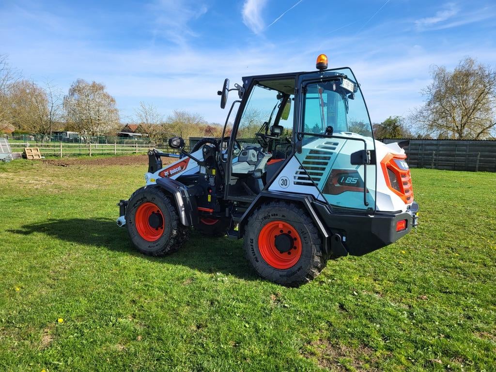 Bobcat L85 wiellader, Ophalen