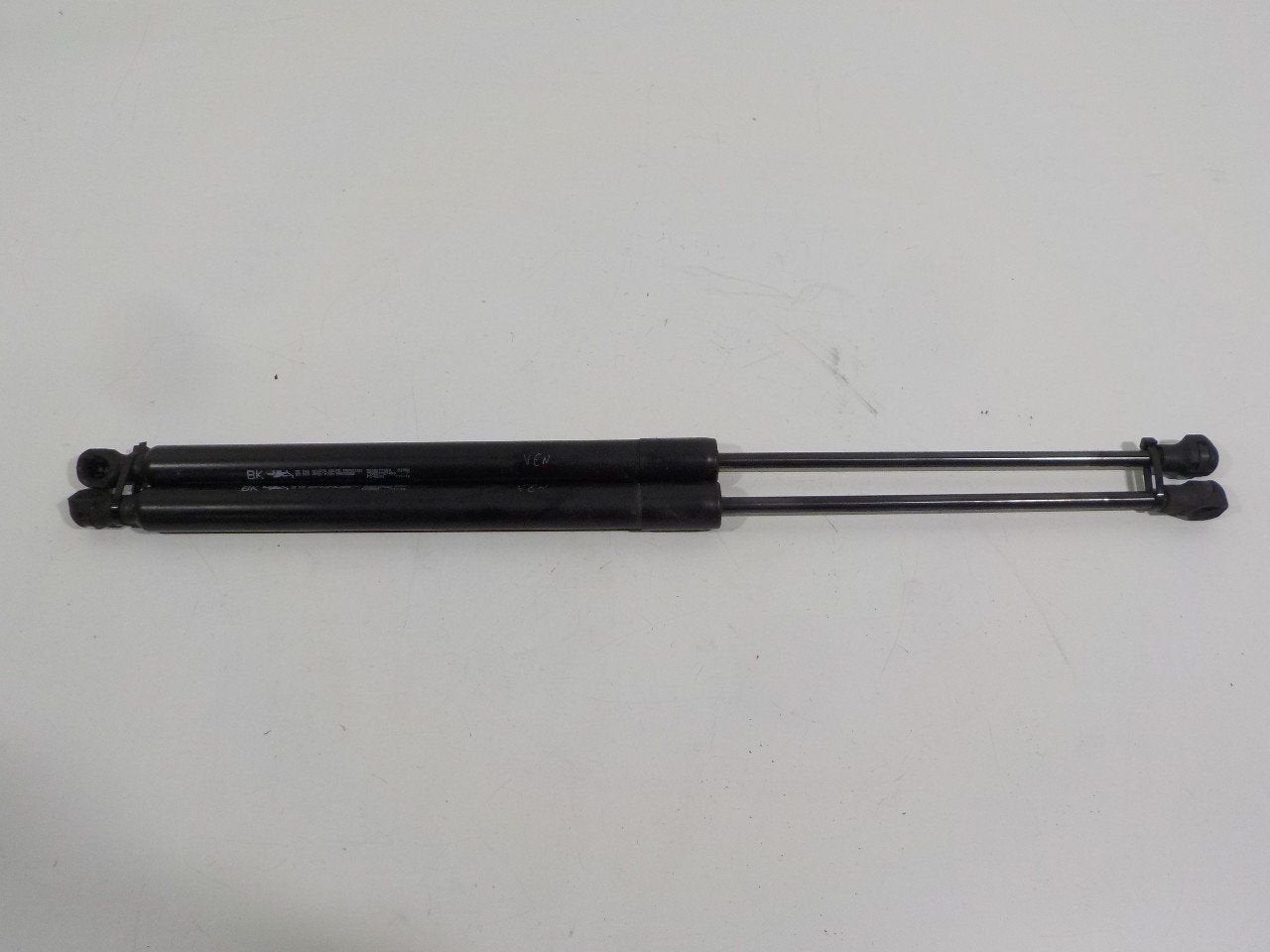 Gasdrukveerset achter Peugeot 308, Onderdelen@venauto.nl, Van der Ven Autorecycling B.V., Gebruikt, Ettenseweg 76, 4706 PB Roosendaal, The Netherlands