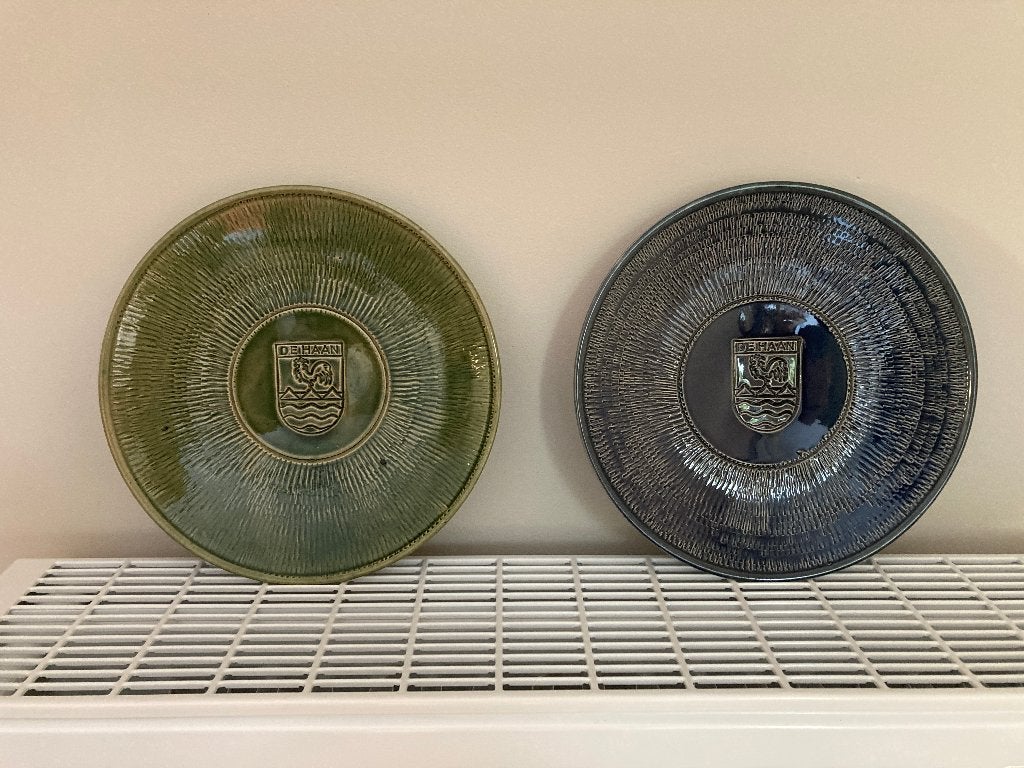 2 x bord DE HAAN keramiek aardewerk Noseda Kuurne, Antiek en Kunst, Ophalen of Verzenden