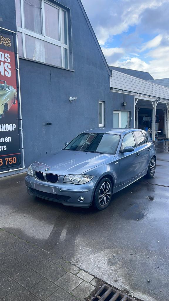 Bmw 118 i  1 reeks benzine  euro 4 mag in lez 207.000 km, Autos, Cuir, Argent ou Gris, Achat, Entreprise