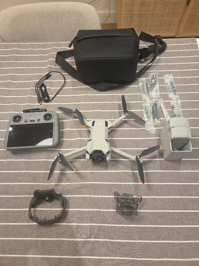 DJI Mini 4 Pro + Fly more combo, Ophalen, Cameradrone, Zo goed als nieuw, DJI