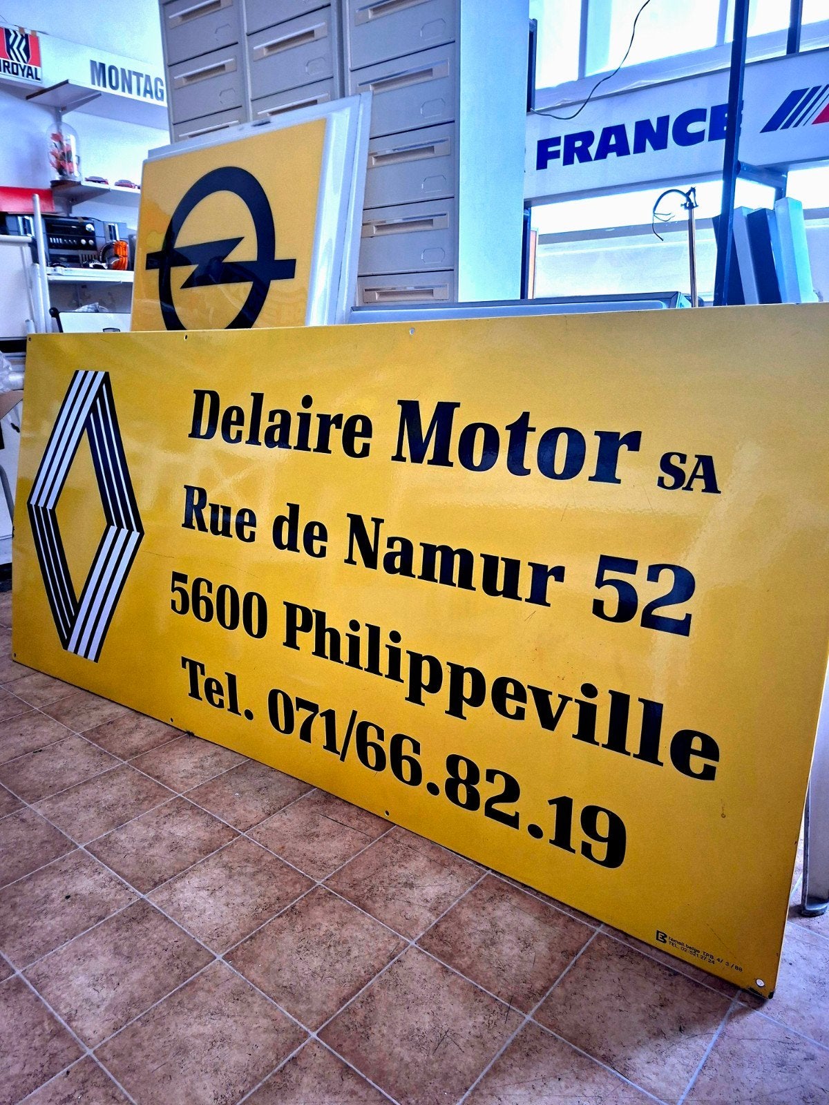 Emaillebord Renault, Ophalen
