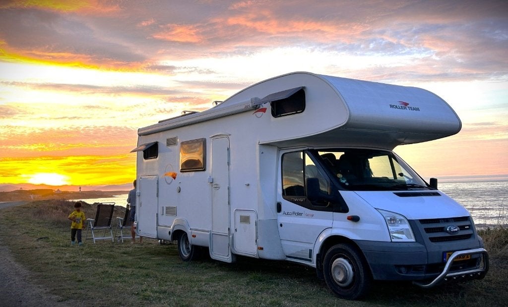 Roller Team 6 pers camper XXL garage off grid apk 2027, Caravans en Kamperen, Alkoof, Ringverwarming, Koelkast, Ford