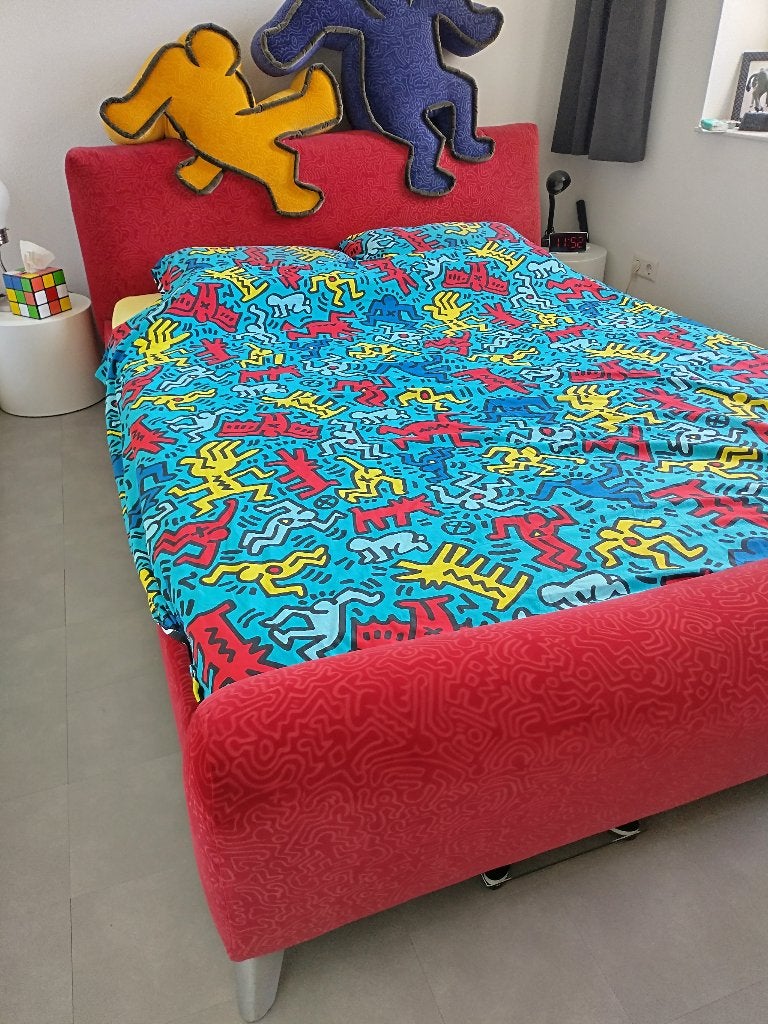 Lit rouge Keith Haring Bretz pour 2 personnes 1,60 x 2,00 m, Rouge, Tissu, Enlèvement, Utilisé