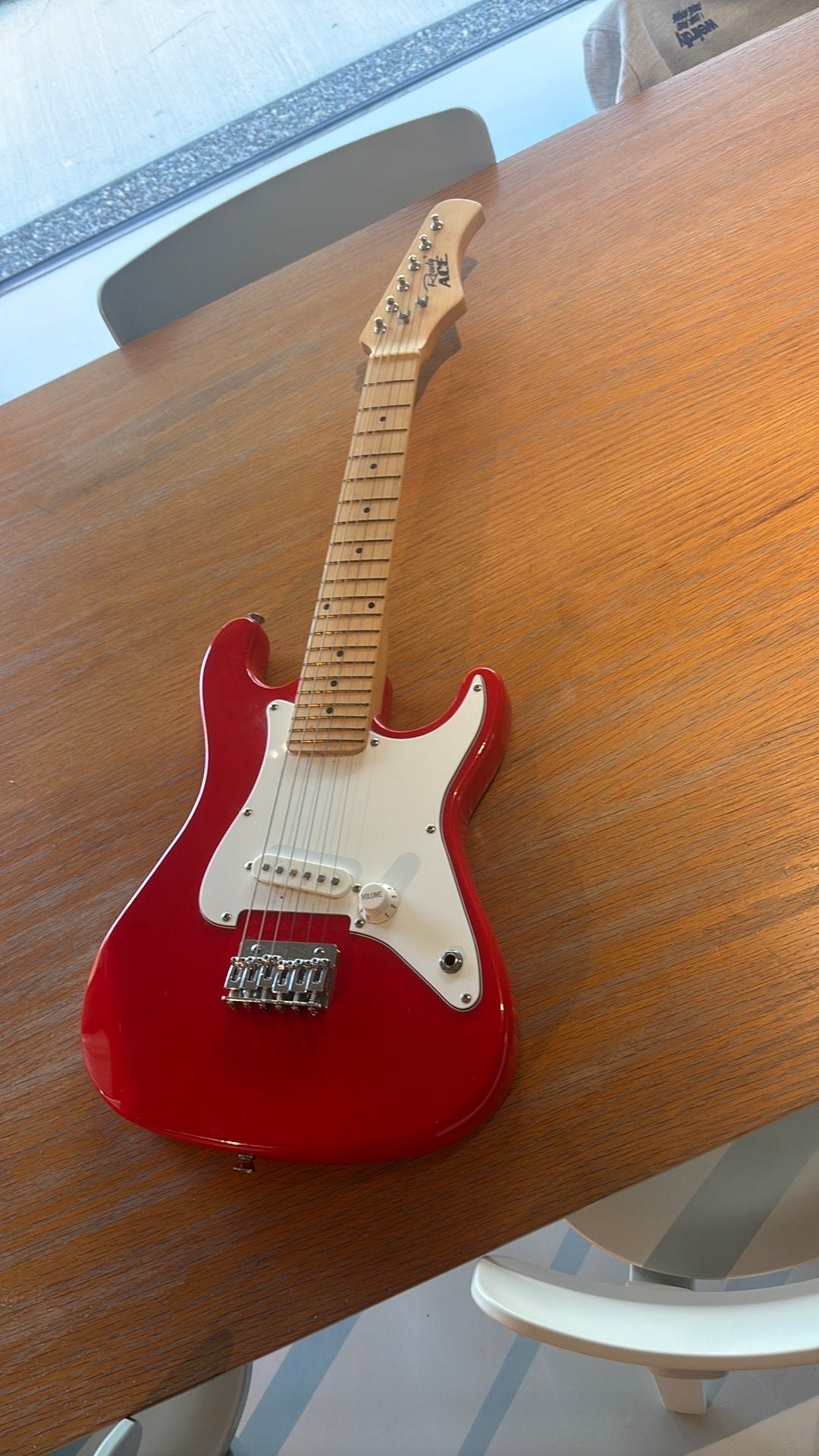 rode kinder-elektrische gitaar, Ophalen, Zo goed als nieuw