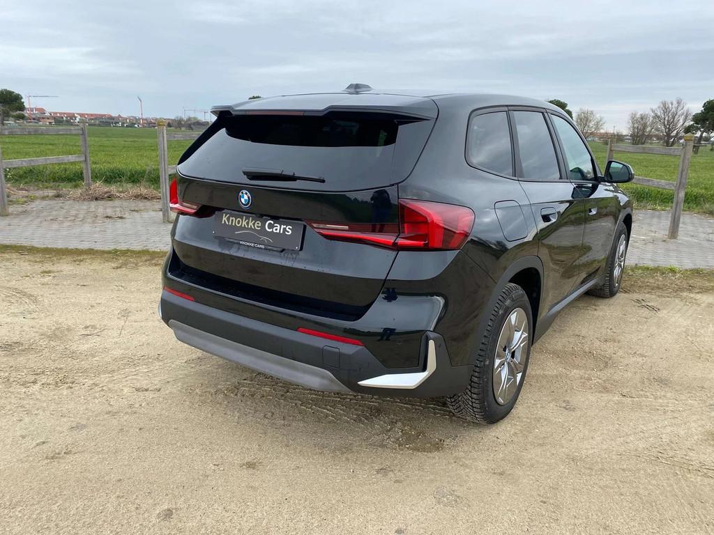 BMW iX1 Verkocht,Sold,Vendu (bj 2024, automaat), Auto's, Automaat, Gebruikt, Zwart, Zwart