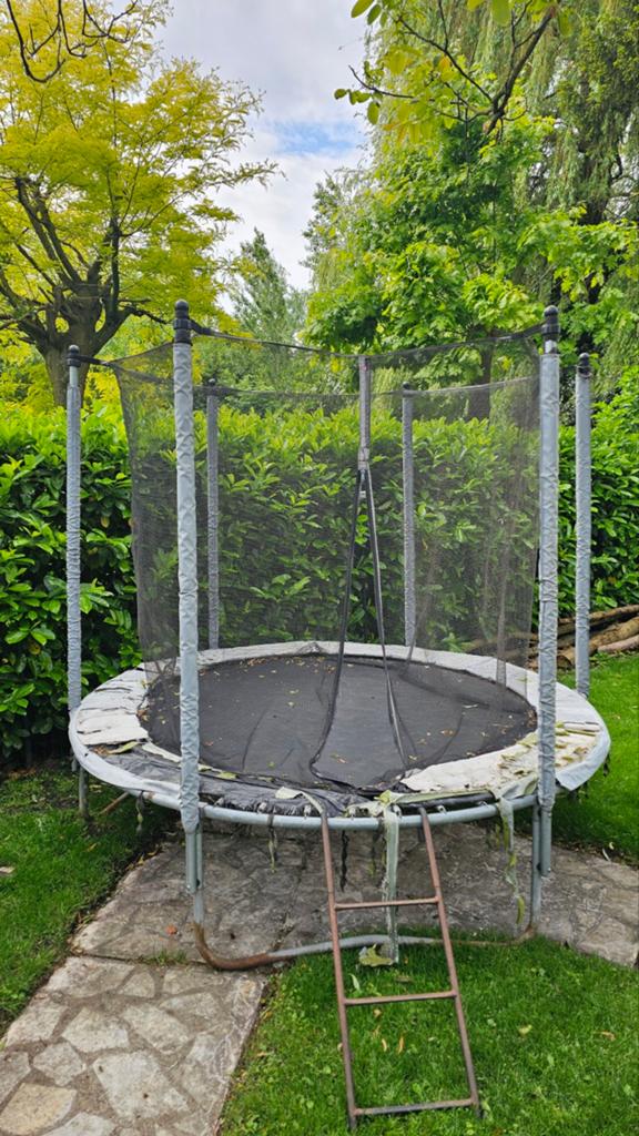Kleine Trampoline te geef, Enlèvement, Utilisé