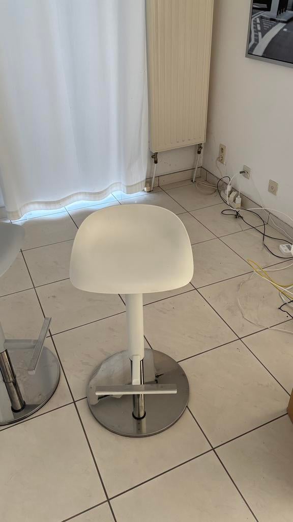 Duo de tabourets de bar – Bon état, Maison & Meubles, Tabourets de bar, 2 tabourets, Comme neuf, Synthétique, Enlèvement