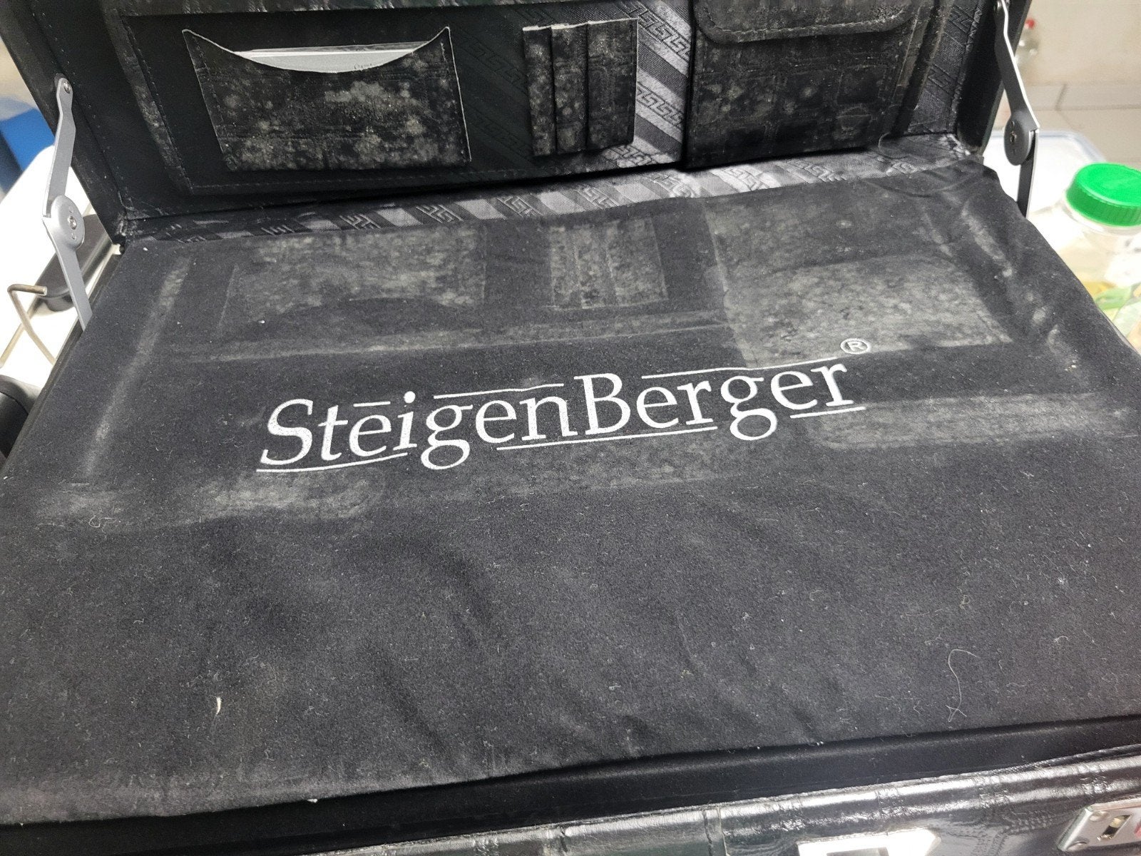 Messenset Steigenberger, Ophalen