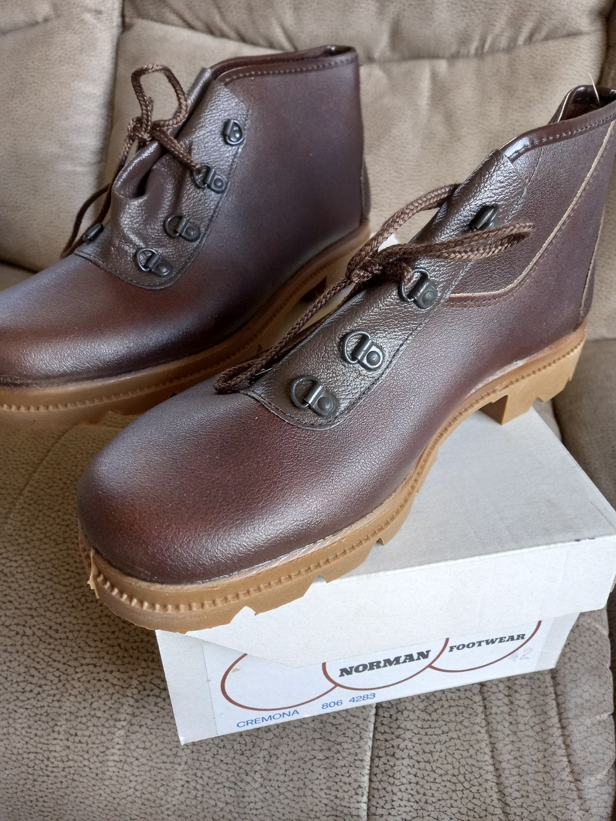 bottines de travail où de randonnées, neuves., Enlèvement ou Envoi, Neuf