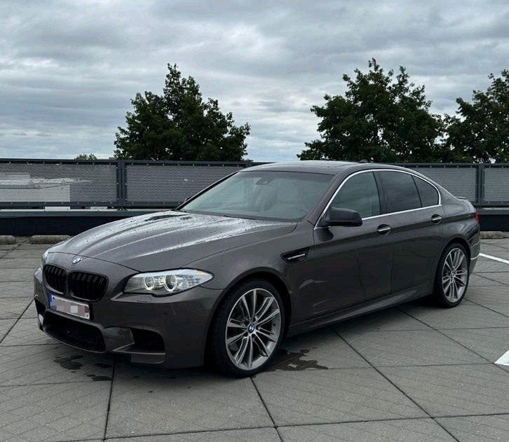 BMW 535i xDrive – Liefhebbersauto, Auto's, Automaat, Dealer onderhouden, Overige kleuren, Vierwielaandrijving