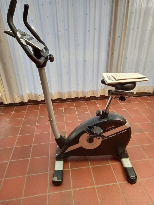 vélo d'appartement, Sports & Fitness, Jambes, Enlèvement, Utilisé, Vélo d'appartement