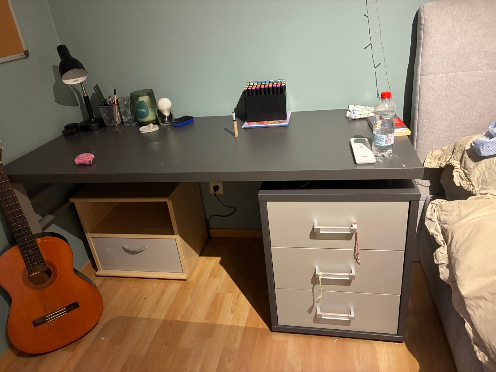 Grijze bureau, Enlèvement, Comme neuf