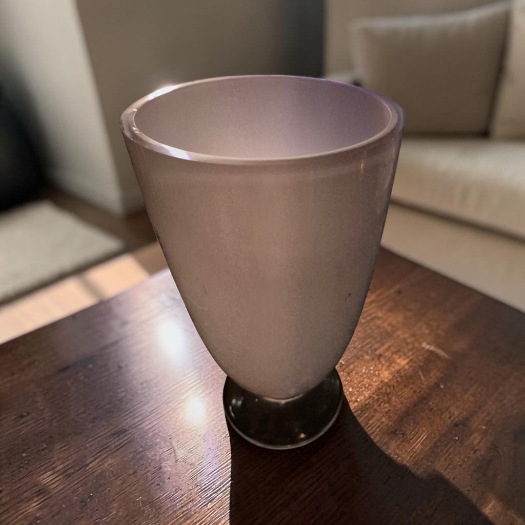 witte opal vaas, Ophalen of Verzenden, Wit, Glas