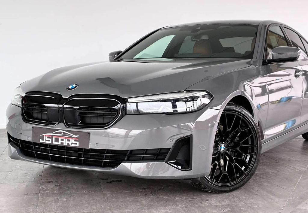 BMW 5 Serie 518 M-PACK STYLE-1ERPRO-COCKPIT-CUIR-CAM-CARPLAY, Autos, Cuir, Argent ou Gris, Entreprise, Détection des panneaux routiers