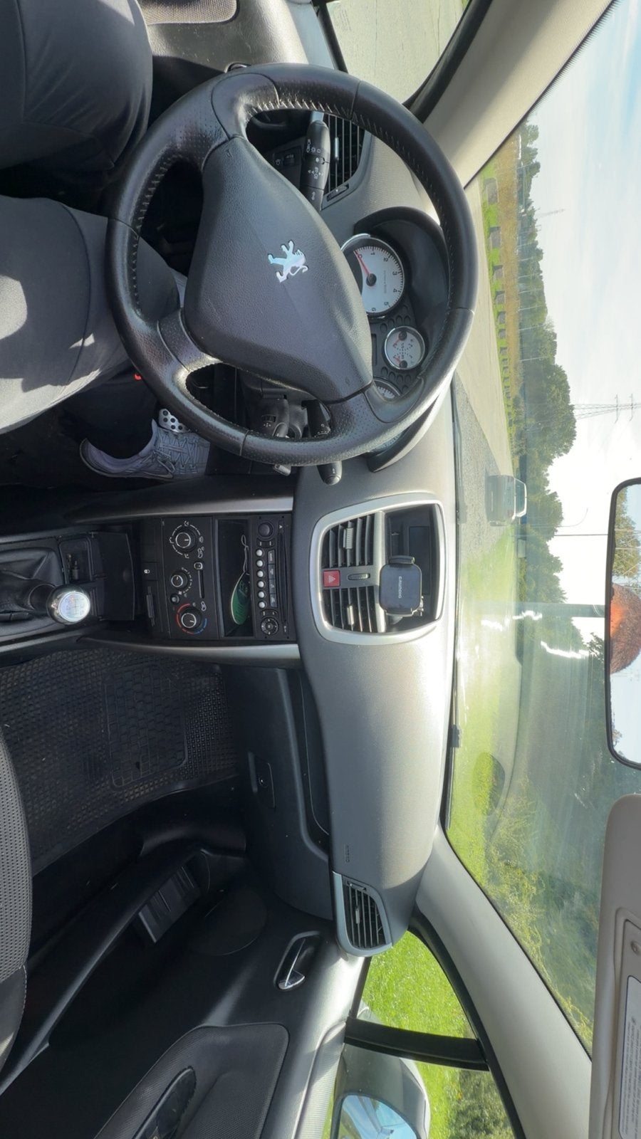207cc prete à immatriculer, Argent ou Gris, Achat, Cabriolet, Boîte manuelle