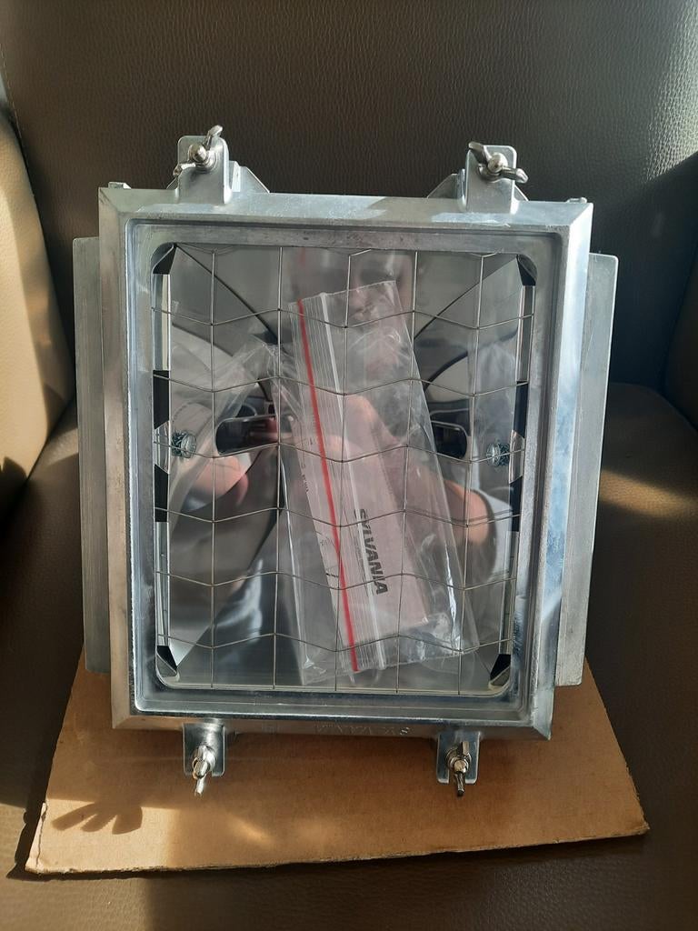 Lampe Sylvania, Enlèvement