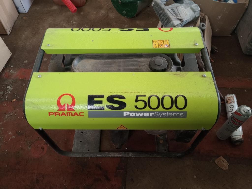 Generator Pramax ES5000 230V, Doe-het-zelf en Bouw, Aggregaten, Ophalen, Gebruikt, Minder dan 5 kVA, Benzine