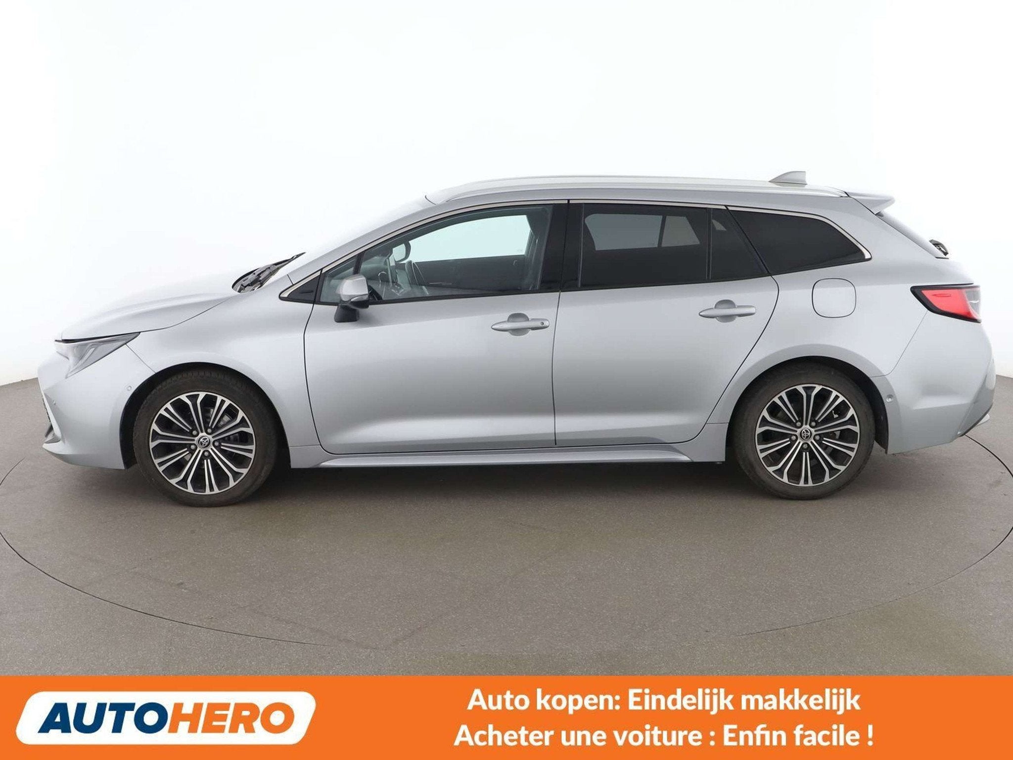 Toyota Corolla 1.8 Hybrid Dynamic (bj 2022, automaat), 122 pk, Gebruikt, Adaptive Cruise Control, 1290 kg