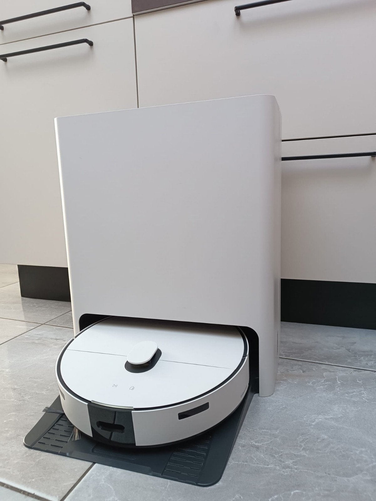 Station de lavage + aspirateur Samsung, Navigation intelligente, Comme neuf, Enlèvement, Nettoyeur combiné