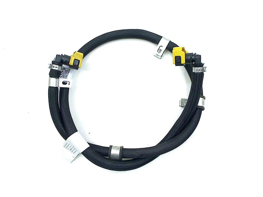 BRANDSTOFLEIDING Piaggio MP3 530 2022- (01-2022/-), Motoren, Dhr. S. di Majo, Gebruikt, Info@cama-motorparts.nl, P.J. Troelstraweg 8 8
3144 CX  MAASSLUIS, NL