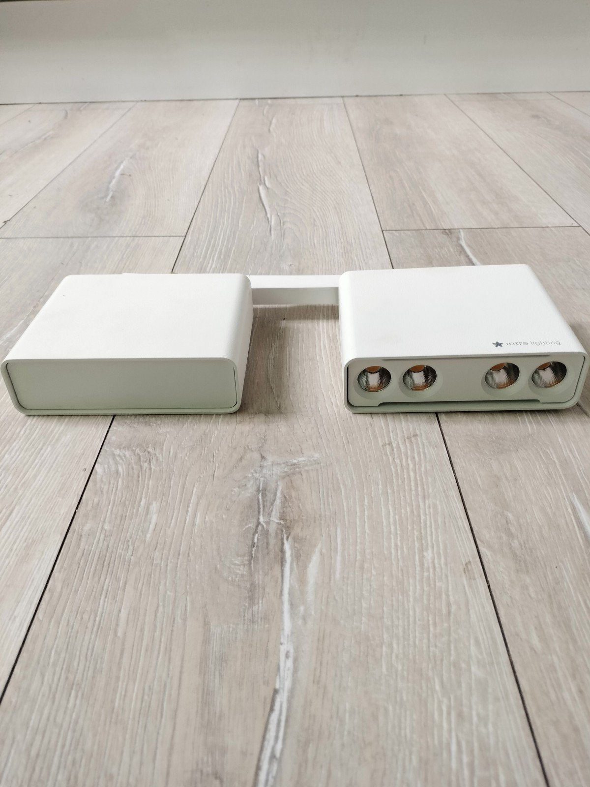 Vibia Deux Pieces T LED Design Wandlamp Wit – Nieuw in doo, Ophalen, LED, Nieuw, Overige merken