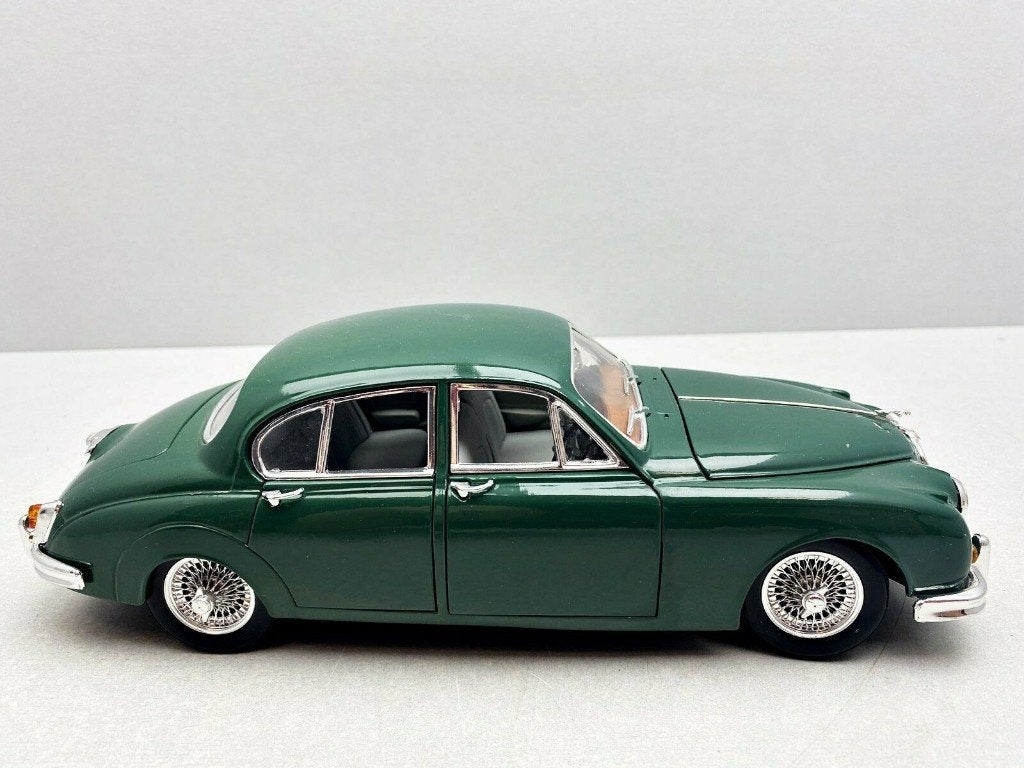 JAGUAR Mk2 Saloon Sport 1967 Green 1/18 TCHIBO MAISTO Neuve, Enlèvement ou Envoi, Neuf, Voiture, Maisto