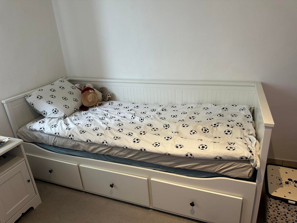Lit de ikea, Enlèvement, Comme neuf, Matelas