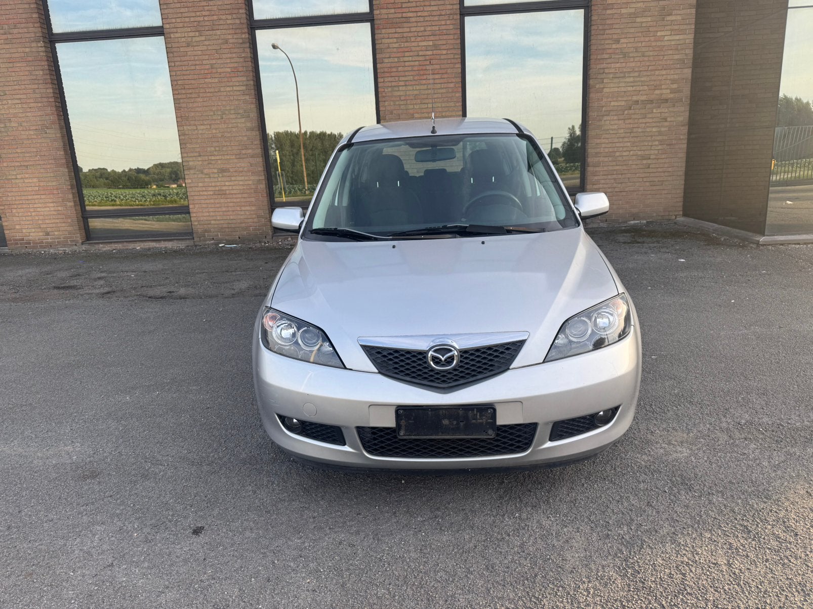 Mazda 2  1.4 essence boîte atomatique lez ok, Autos, Argent ou Gris, https://public.car-pass.be/vhr/0dec605e-d074-46f3-8fed-c92a40af7ff3