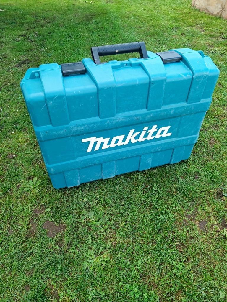 Valise Makita, Enlèvement