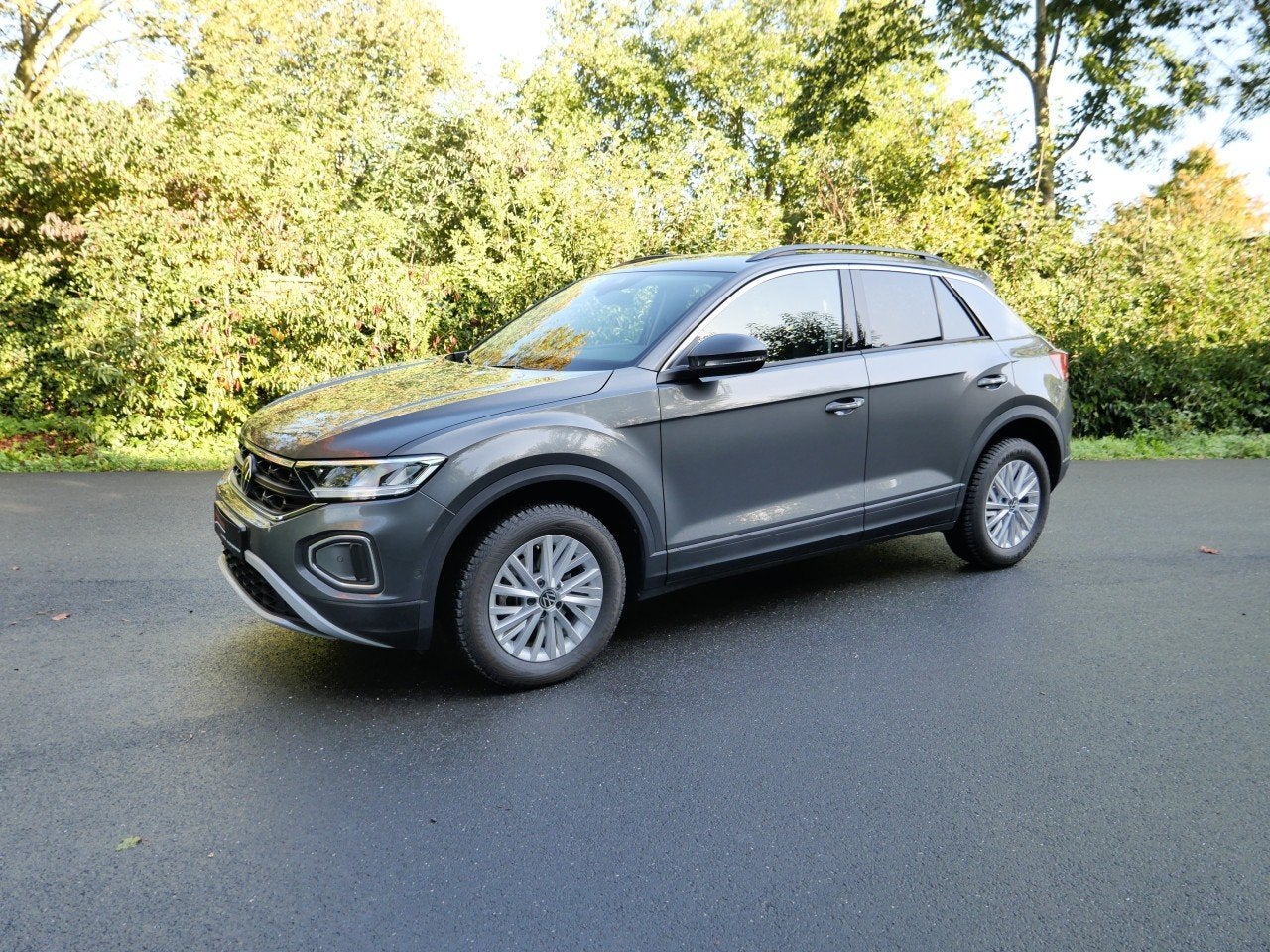 Volkswagen T-Roc 110PK (bj 2023), Auto's, Volkswagen, Voorwielaandrijving, Stof, Gebruikt, Automatische klimaatregeling
