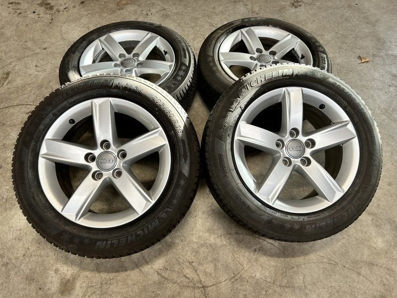 16 inch originele velgen + winterbanden Audi A4 / A6 / Q2 8K, Auto-onderdelen, Gebruikt, -, -, Banden en Velgen