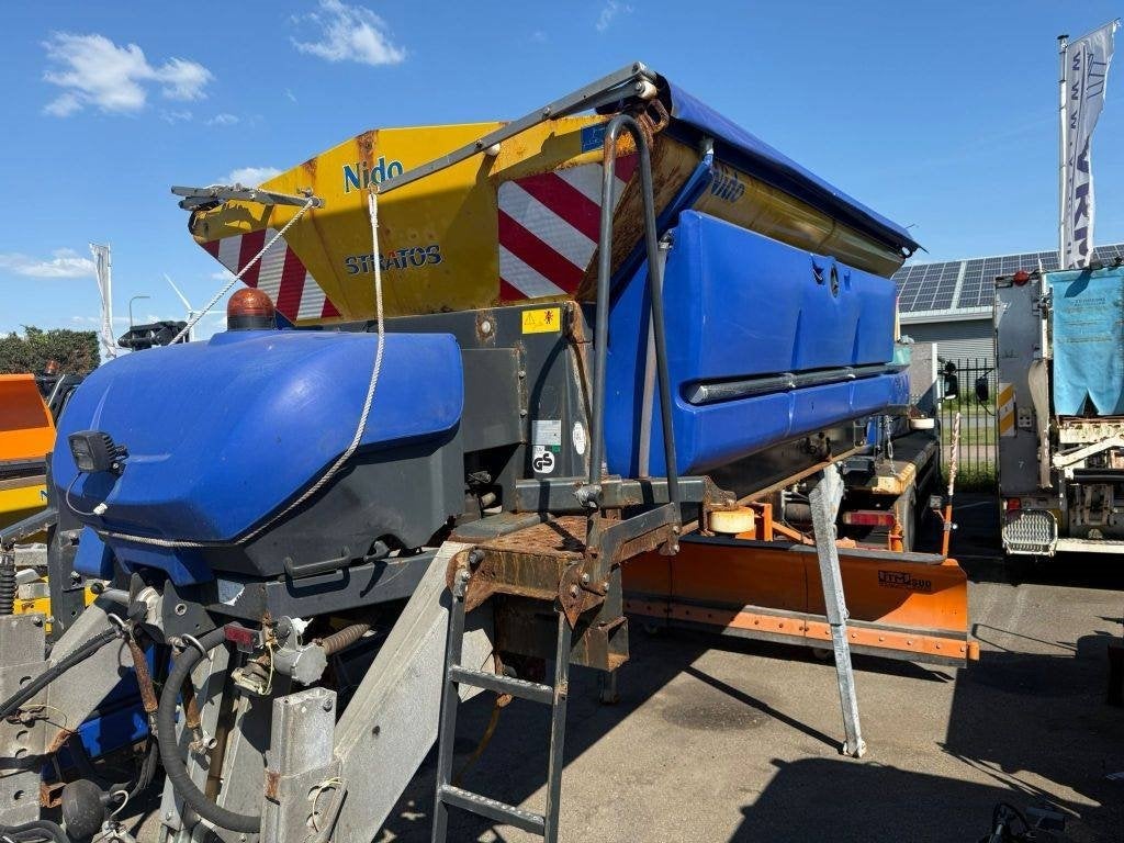 NIDO Stratos B40-30 PCLN-490 (bj 2009), Zakelijke goederen, Machines en Bouw | Onderhoud en Reiniging