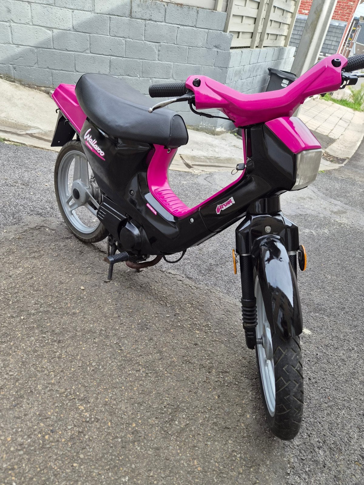 wallaroo classe A, Vélos & Vélomoteurs, Enlèvement