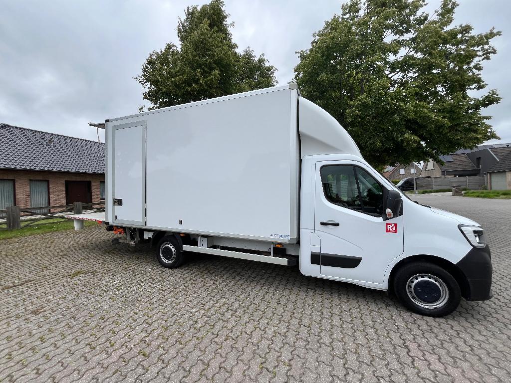 Te koop: Renault Master Bestelwagen - 51.000 km, Auto's, Renault, Voorwielaandrijving, Stof, Stuurwielverwarming, Wit