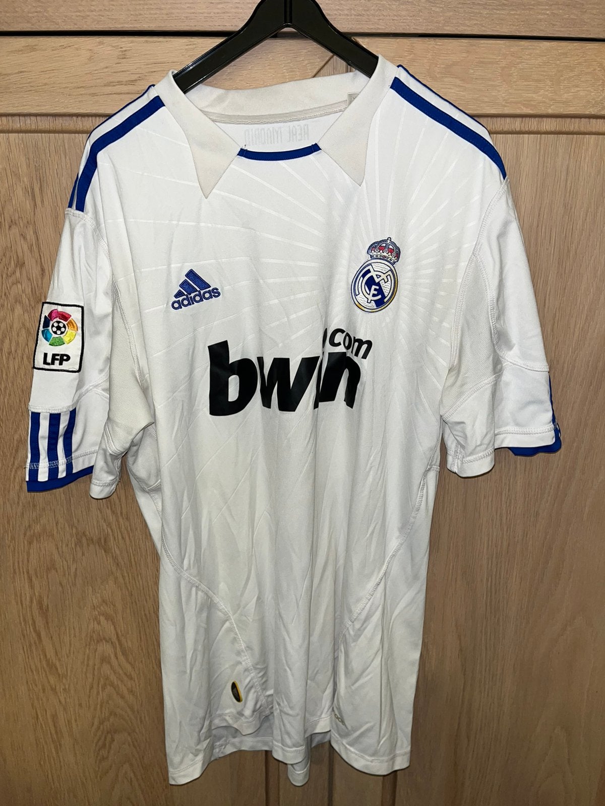 Adidas voetbaltruitje Real Madrid Bwin (Large), Verzamelen, Ophalen of Verzenden, Gebruikt, Shirt
