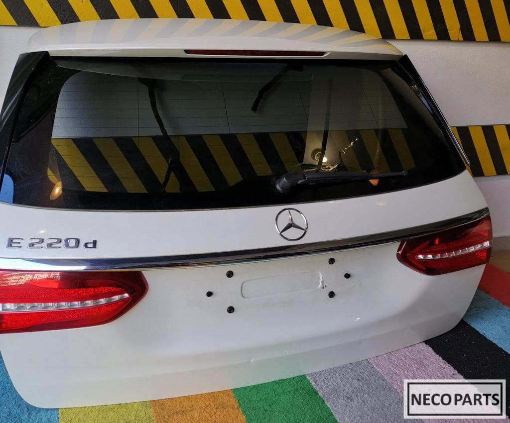 MERCEDES E W213 COMBI ACHTERKOFFERKLEP 799 WITTE PAREL, Auto-onderdelen, Gebruikt, -, Ophalen of Verzenden, Spatbord