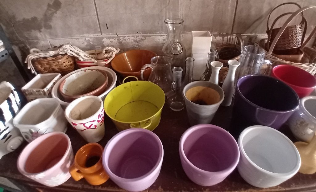Assortiment vazen, bloempotten, cache-pots, manden, ..., Tuin en Terras, Ophalen, Overige materialen, Rond, Zo goed als nieuw