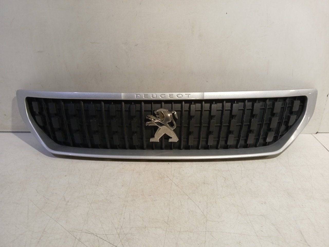 Grille Peugeot Traveller, Autos : Pièces & Accessoires, Onderdelen@venauto.nl, Van der Ven Autorecycling B.V., Ettenseweg 76, 4706 PB Roosendaal, The Netherlands