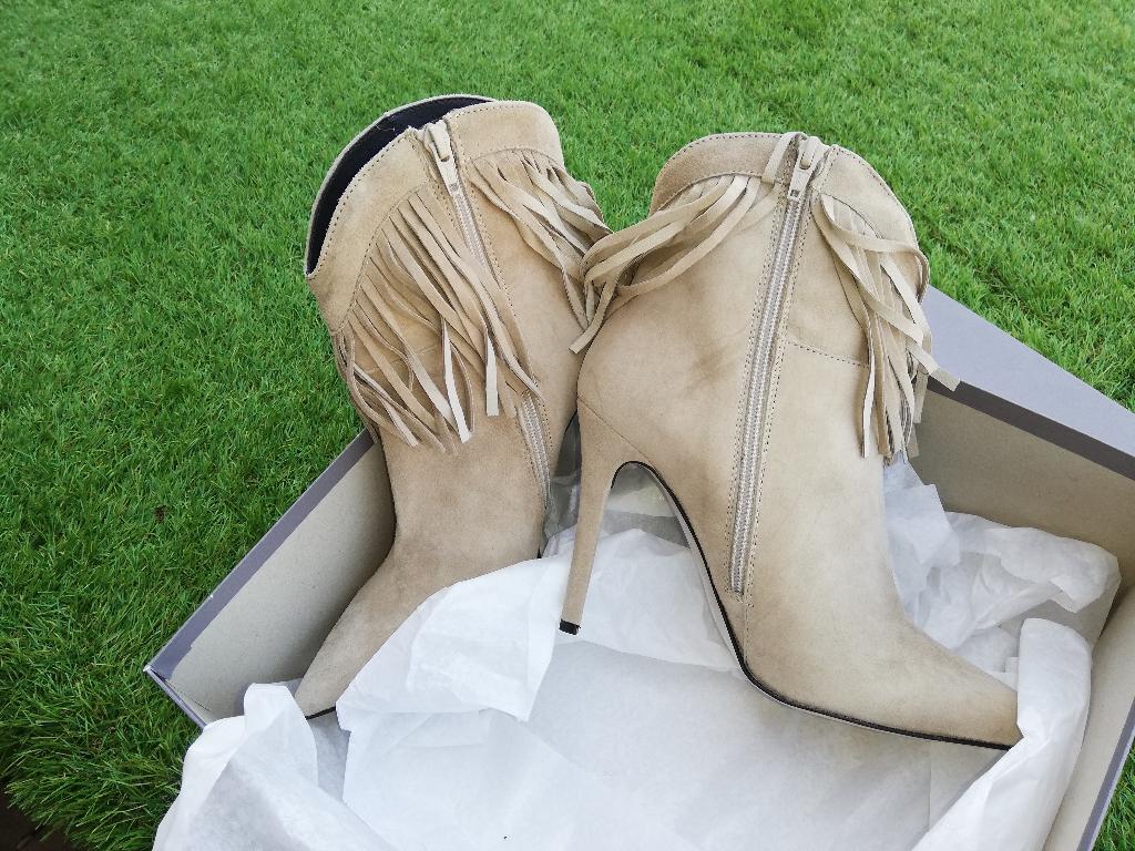 os féminins, Neuf, Guess, Beige, Enlèvement