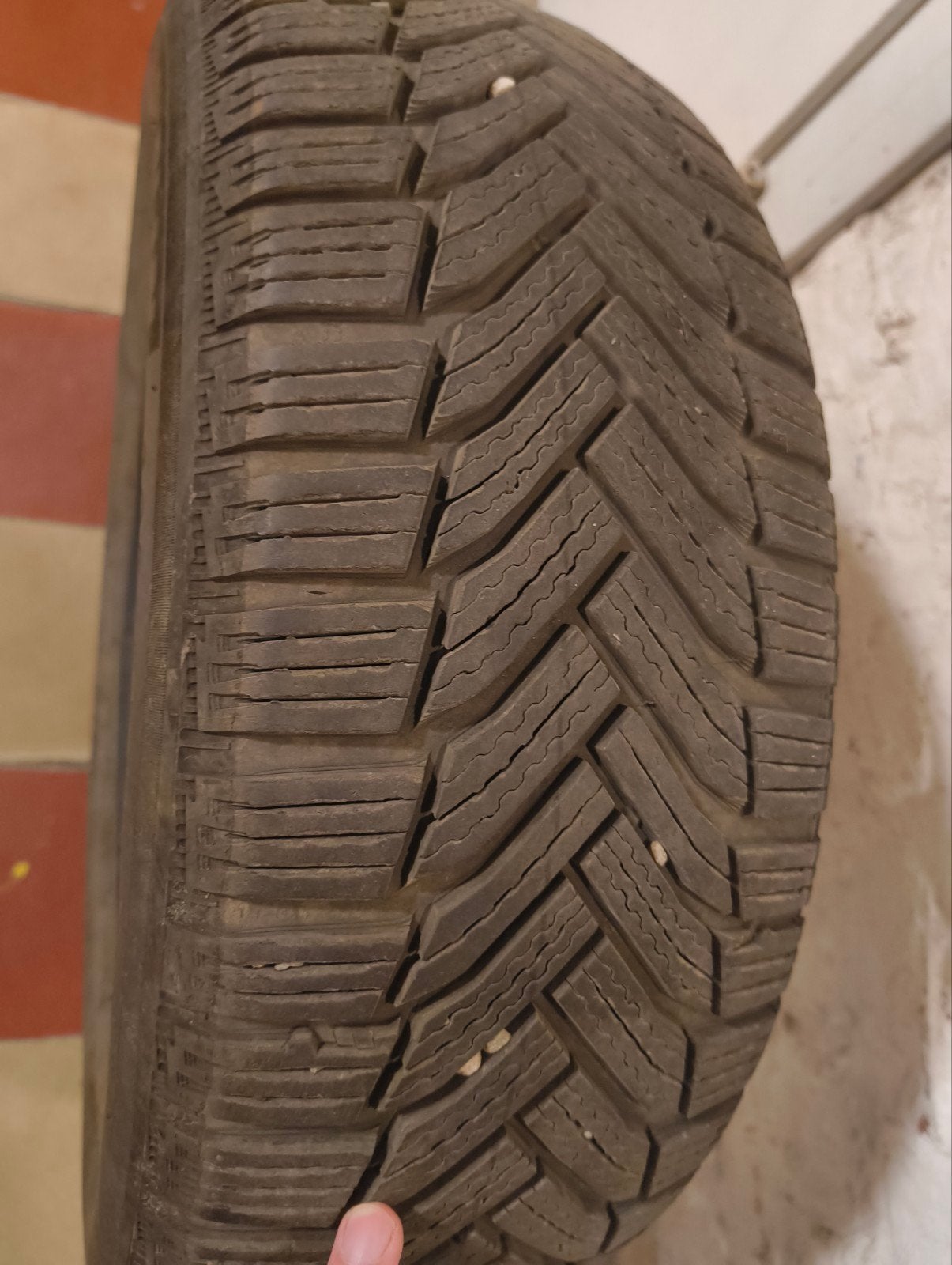 Pneus (4) Michelin Alpine 4, Autos : Pièces & Accessoires, Pneus hiver, Véhicule de tourisme, 205 mm, Pneu(s)